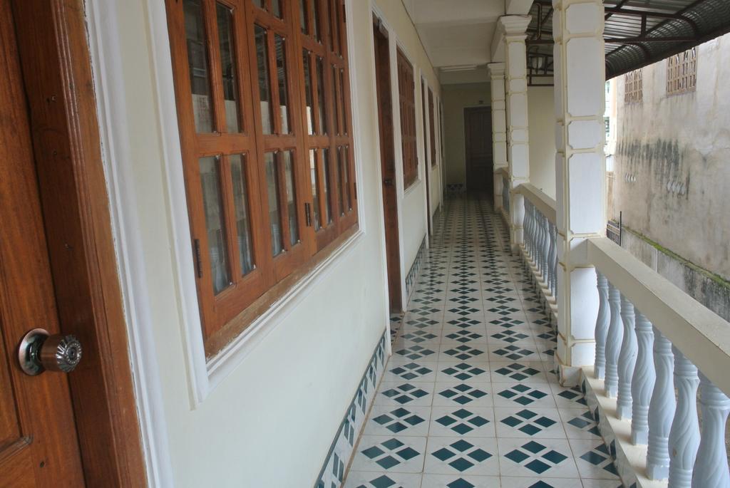 Nice Guesthouse Muang Phonsavan Exterior photo